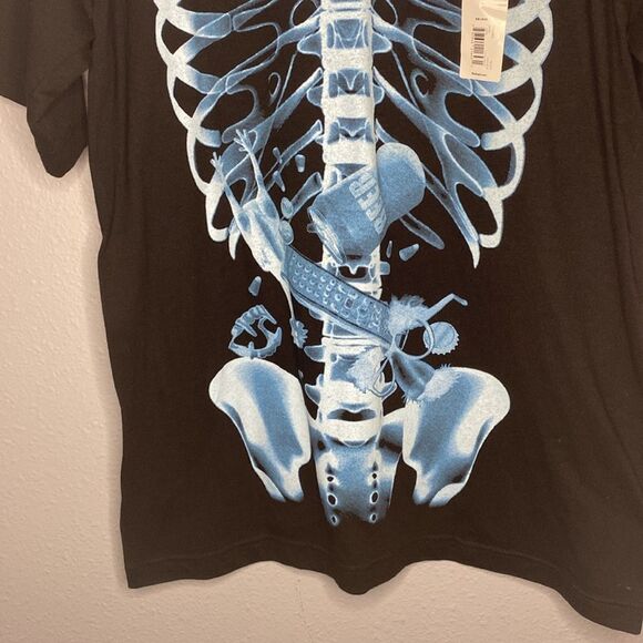 NWT New Halloween Tee T-shirt Rib Cage Glow in the Dark Costume Size Medium - Picture 4 of 8